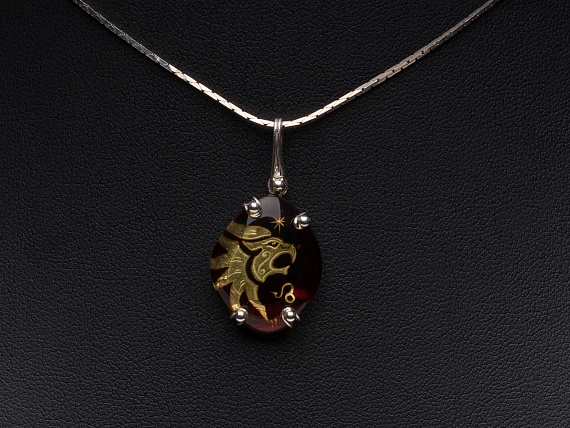 Знак зодиака из янтаре в серебре "Лев"